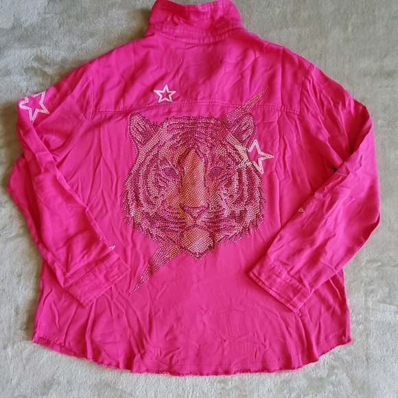 Moving‎ Forward Designs Stars Rhinestone Shirt. - Picture 2 of 14